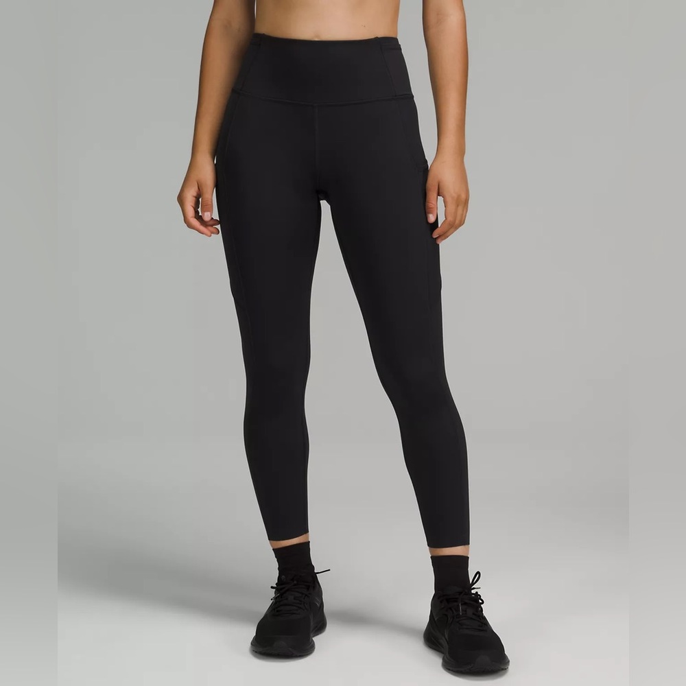 Lululemon Fast and Free High-Rise Tight 25” Pockets Size 4 EUC